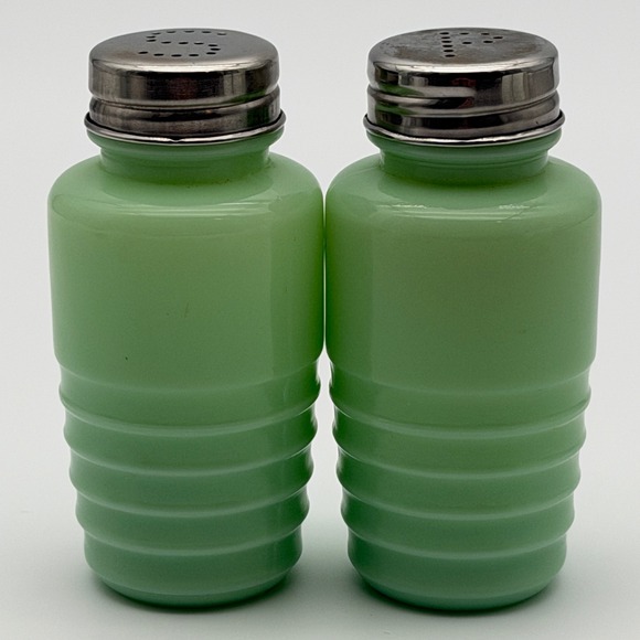 Vintage Fire-King Jadeite Beehive Salt & Pepper Shaker Set Green Milk Glass RARE